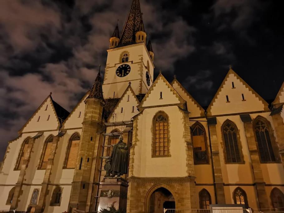 Charming Studio Ideal For Getaways Or Workations In Sibiu'S Medieval City Center מראה חיצוני תמונה