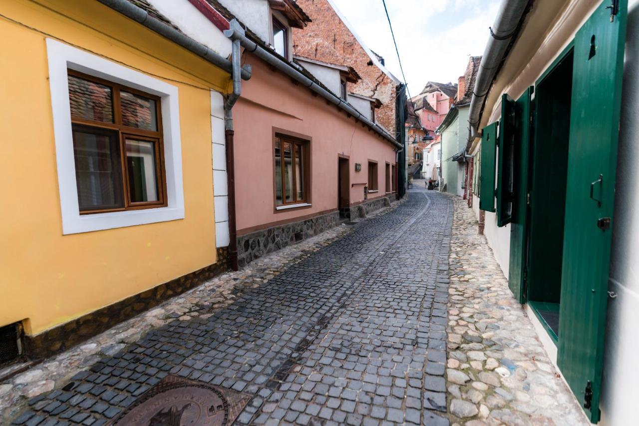 Charming Studio Ideal For Getaways Or Workations In Sibiu'S Medieval City Center מראה חיצוני תמונה